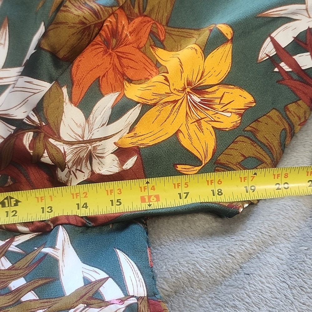 Showpo. Vacay Ready Maxi Dress Plunge Thigh Split Dress in Teal Floral Satin 6 - Picture 10 of 14